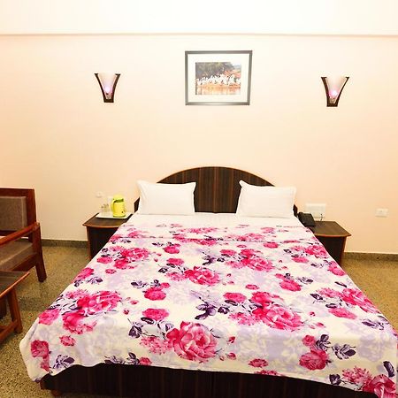 Geetanjali Hotel & Motel Bharatpur Exterior photo