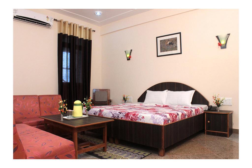 Geetanjali Hotel & Motel Bharatpur Room photo