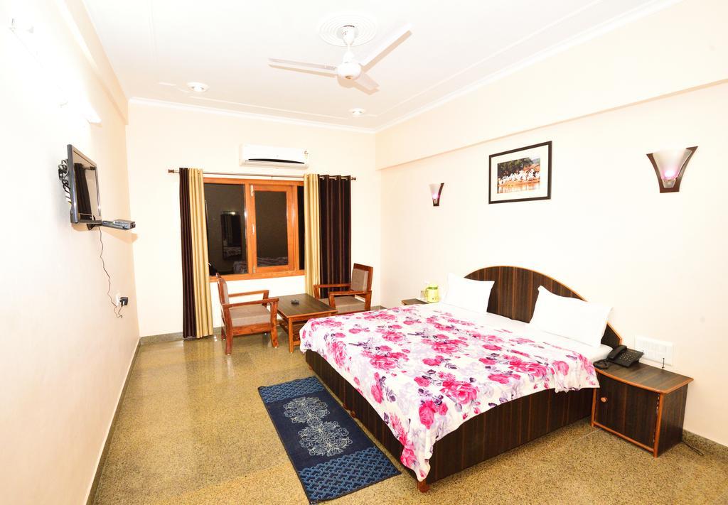 Geetanjali Hotel & Motel Bharatpur Exterior photo