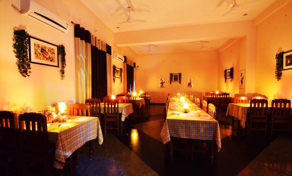 Geetanjali Hotel & Motel Bharatpur Exterior photo